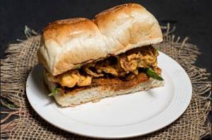 Bhajiya Pav (2 Pc)
