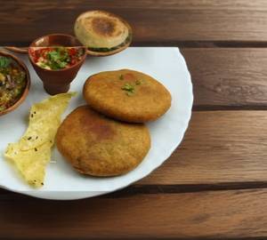Fried Sattu Bati [4 Pieces]+ Homemade Chutney