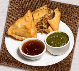 Chowmein Samosa (2 Pcs)