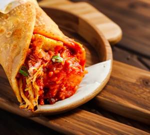 Veg cheese schezwan frankie