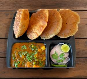 5 Poori With Bhaji + Salad + Achar
