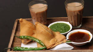 Samosas (2 Pieces) And Desi Chai