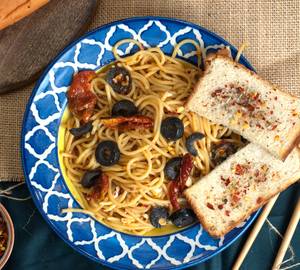 Aglio E Olio Spaghetti Penne Pasta