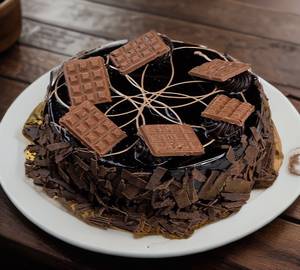 Eggless choco fantasy chocolate cake (round) (500 gms)