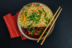 Noodles With Chicken Manchurian Gravy