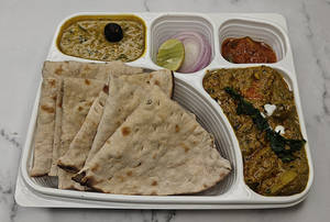 Aloo Palak & Tandoori Roti Combo