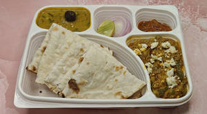 Veg Kolhapuri & Naan Combo