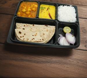 Fix Thali / 1 Sabji+4 Roti+Dal+Chawal+Achar+Salad [Subject To Availability]