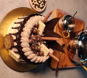 Eggless choco vanilla cake