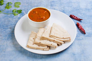 Chicken Curry 4 Nos Phulka