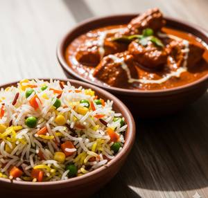 Mix rice with chicken masala