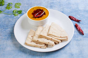 Rajasthani Dal Tadak + Phulka 4 Pices