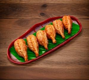 Peri peri fried paneer momos [ 8 pieces ]