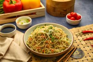 Veg Hakka Noodles (full)