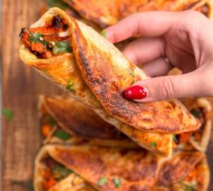 Paneer Egg Roll(1Pieces)