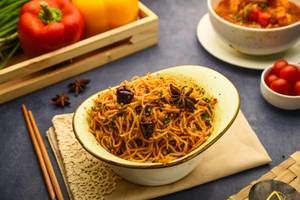 Veg Schezwan Hakka Noodles (full)