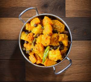 Kumro Aloo Tarkari (1Plate)