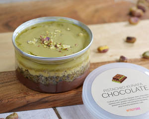 Pistachio Kunafa Chocolate