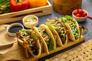 Schezwan Veg Bao (4 Pcs)