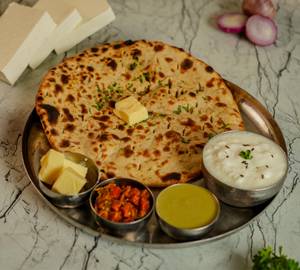 Gobi Paratha With Curd & Pickle