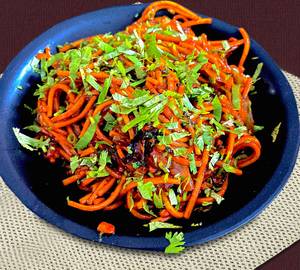Veg hakka noodles