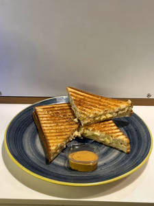 Mac and Cheese Grilled Sandwich