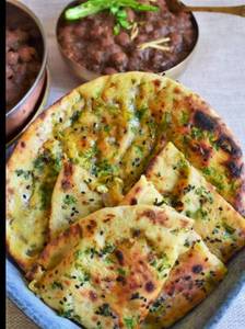 Stuffed Kulcha [1 Piece]