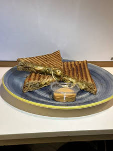 Pan Fried Mushroom Grilled Sandwich with Cocktail Sauce