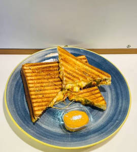 Oriental Grilled Sandwich (Paneer & Chilly)