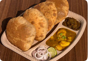 Aloo Poori 4 Poori]