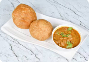 Chole Khasta 2 Pieces]