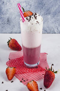 STRAWBERRY SHAKE