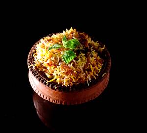 Luckhnavi Matka Biryani