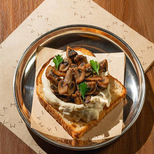 Mushroom & Hummus Toast