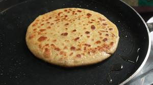 Aloo paratha [1 piece]