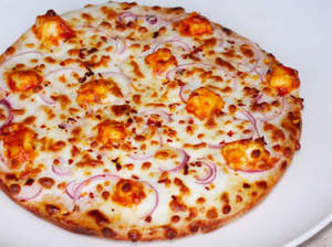 Onion And Paneer Pizza