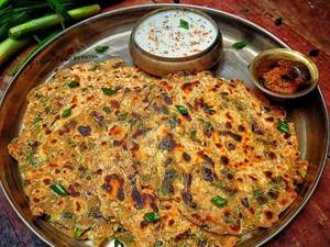 Aloo Pyaaz Paratha With Raita & Pickle
