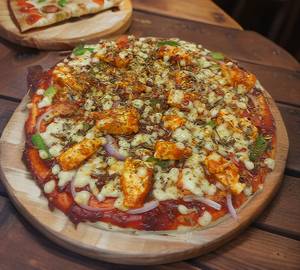Paneer tikka pizza