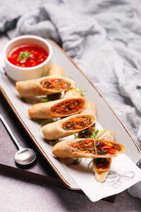 Classic Spring Roll (8 Pcs)