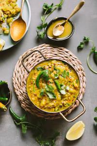 Matar Suti Die Dal (300 Ml)