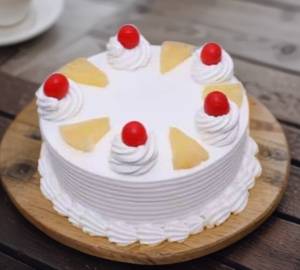 Vanilla pinneaple cake