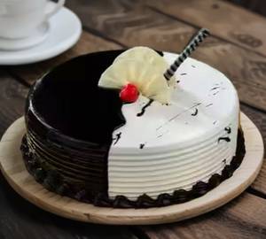 Chocolate vanilla cake