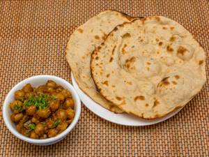 Chana Masala + 2 Roti + Salad