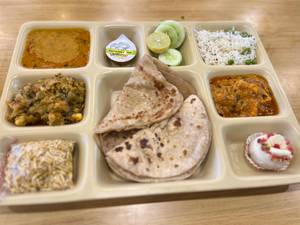 Pathak Special Deluxe Thali