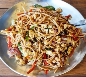 Egg Schzwan noodles