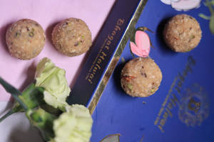 Besan Laddu