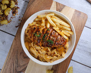 Cream N Spicy Pasta With Chicken And Fries