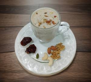 Ayurvedic Oats Smoothie – Instant Oats, Milk, Khajur, Almonds, Kaju, Walnuts & Ilaichi Agravatam
