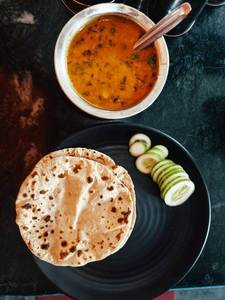 Dal Makhani with Roti