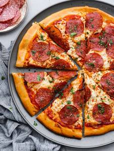 Universe Boss Pepperoni Pizza